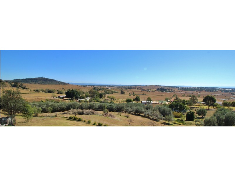 15 Stokes Ct, Summerholm QLD 4341