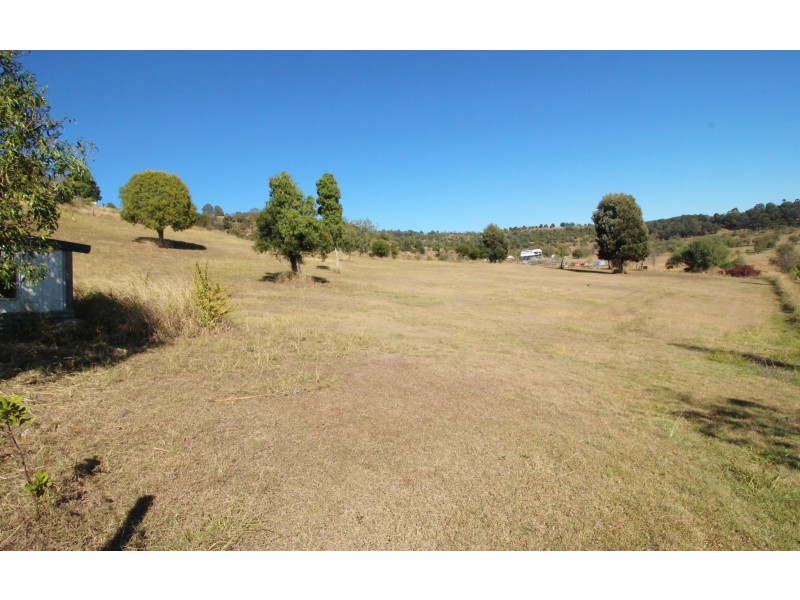 15 Stokes Ct, Summerholm QLD 4341