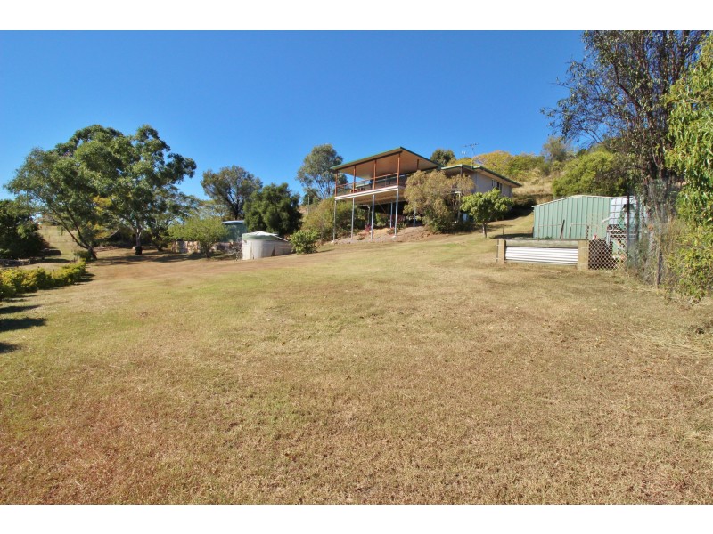 15 Stokes Ct, Summerholm QLD 4341