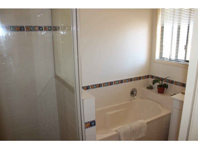 11 Hedges Ct, Laidley Heights QLD 4341