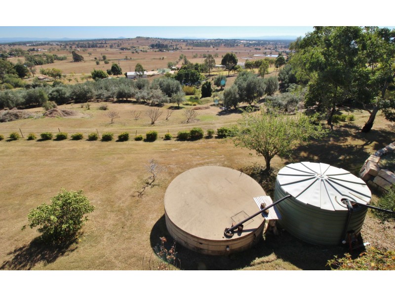 15 Stokes Ct, Summerholm QLD 4341