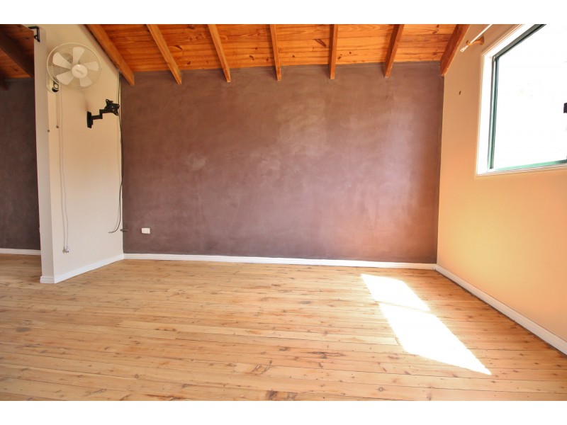 195 Lakes Dr, Laidley Heights QLD 4341