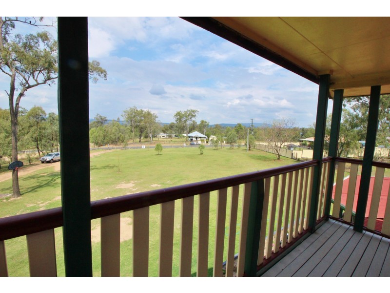 195 Lakes Dr, Laidley Heights QLD 4341