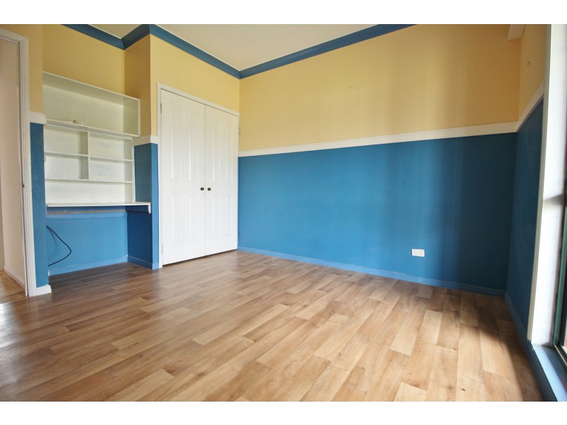 195 Lakes Dr, Laidley Heights QLD 4341