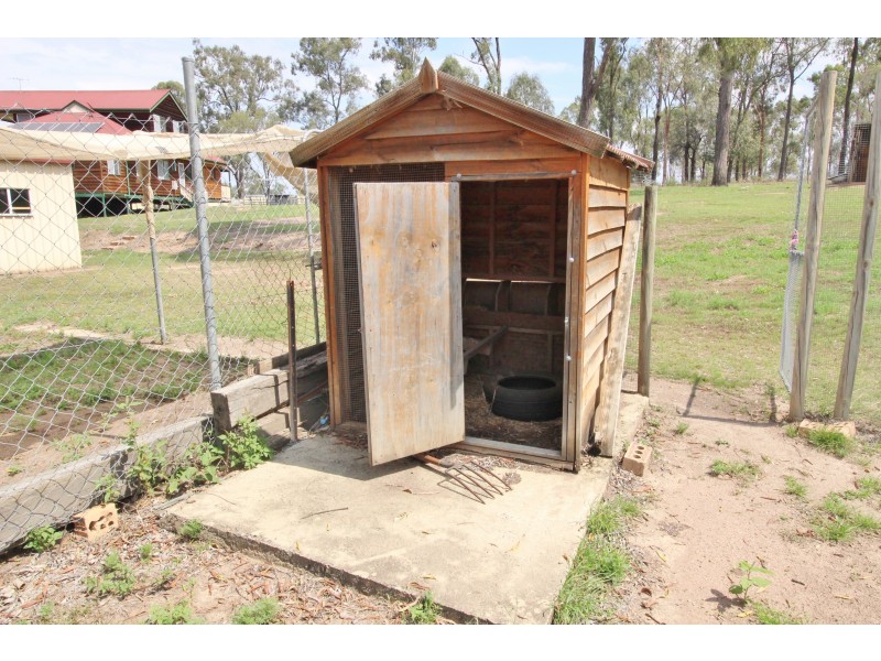 195 Lakes Dr, Laidley Heights QLD 4341