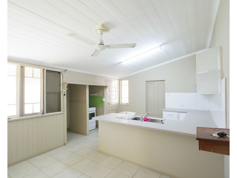 16 Church Street, Forest Hill QLD 4342