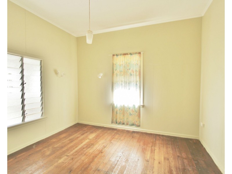 16 Church Street, Forest Hill QLD 4342