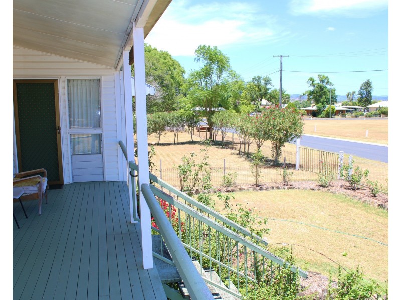 26 Bowen St, Helidon QLD 4344