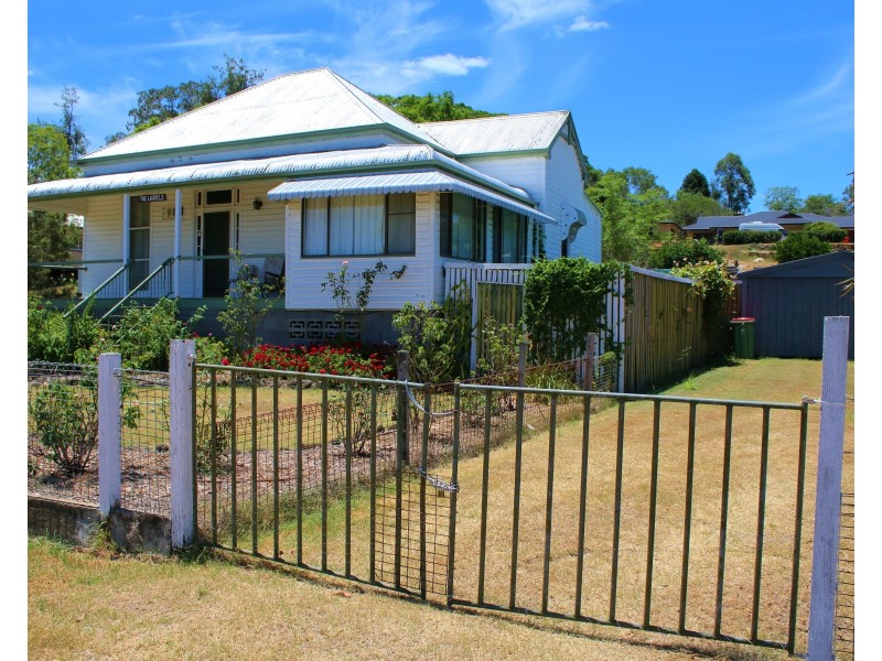 26 Bowen St, Helidon QLD 4344