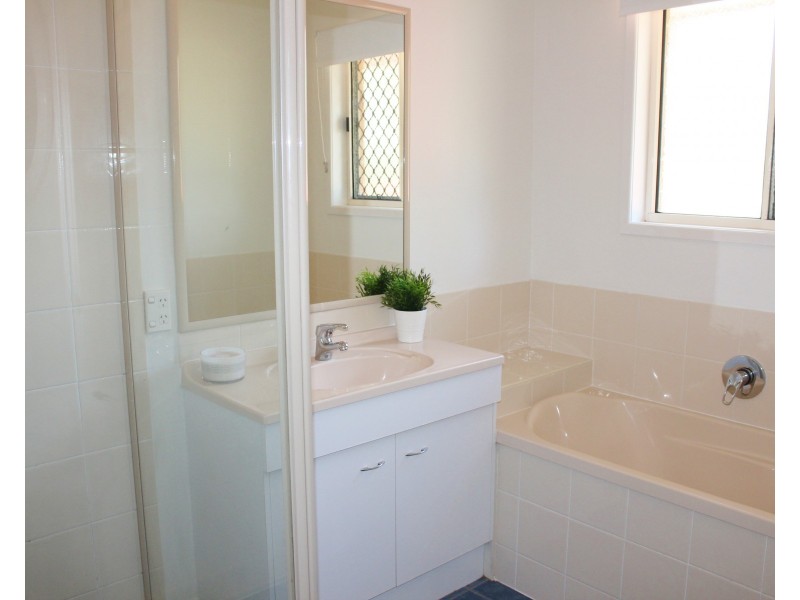 19 Bond Ct, Kensington Grove QLD 4341