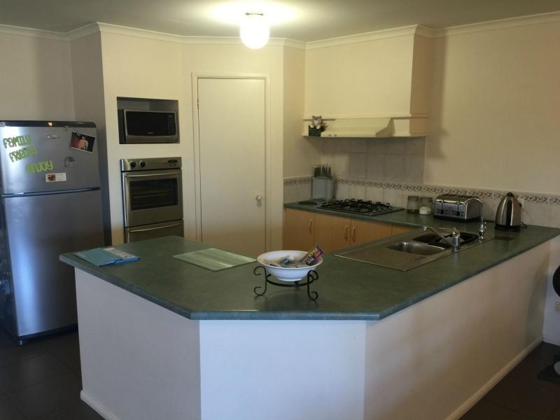 4 Hidcote Circuit, Oakden SA 5086