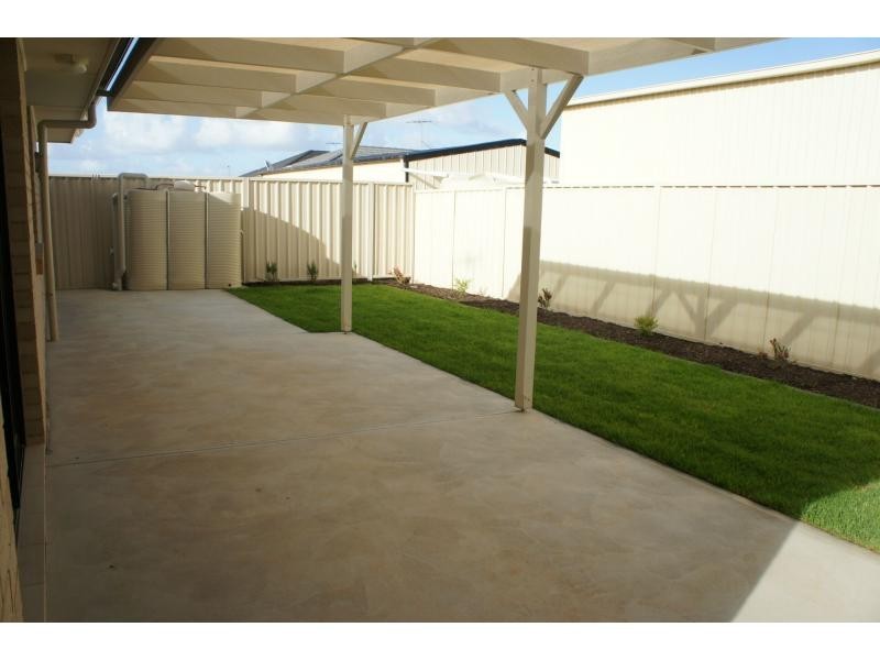 8 Tomnicstas Street, Munno Para West SA 5115