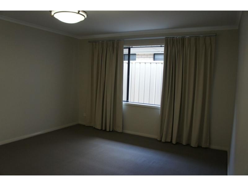 8 Tomnicstas Street, Munno Para West SA 5115