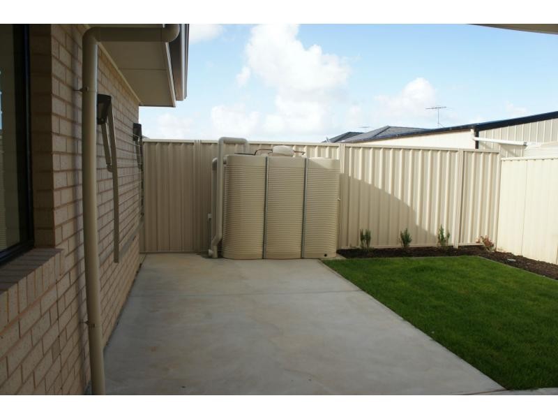 8 Tomnicstas Street, Munno Para West SA 5115