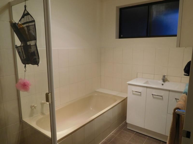 21 Bond Avenue, Burton SA 5110