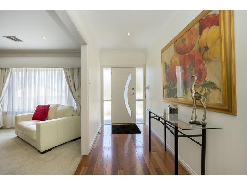 1 Kincraig Crescent, Modbury SA 5092