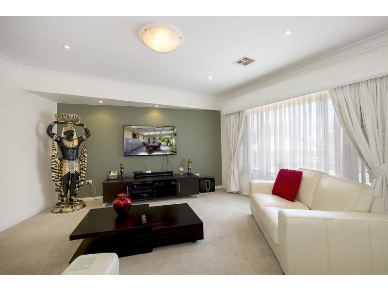 1 Kincraig Crescent, Modbury SA 5092