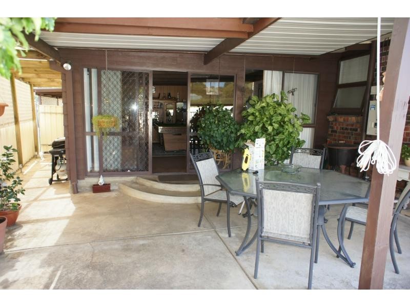 18 Morawa Avenue, Gilles Plains SA 5086