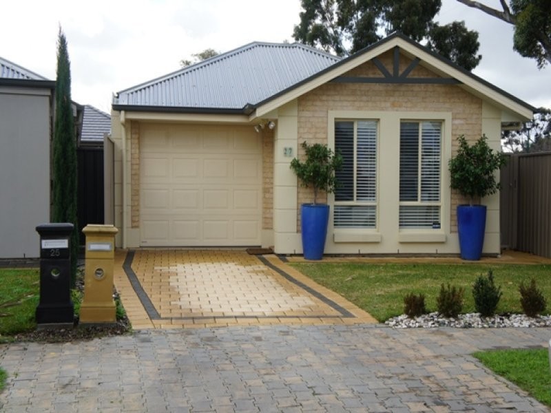 27 Gilles Crescent, Hillcrest SA 5086