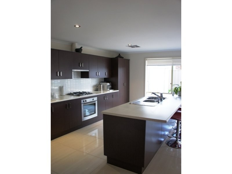 27 Gilles Crescent, Hillcrest SA 5086
