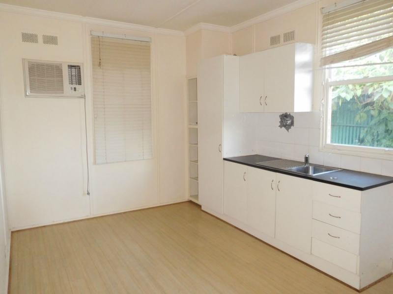 27 Melrose Avenue, Clearview SA 5085