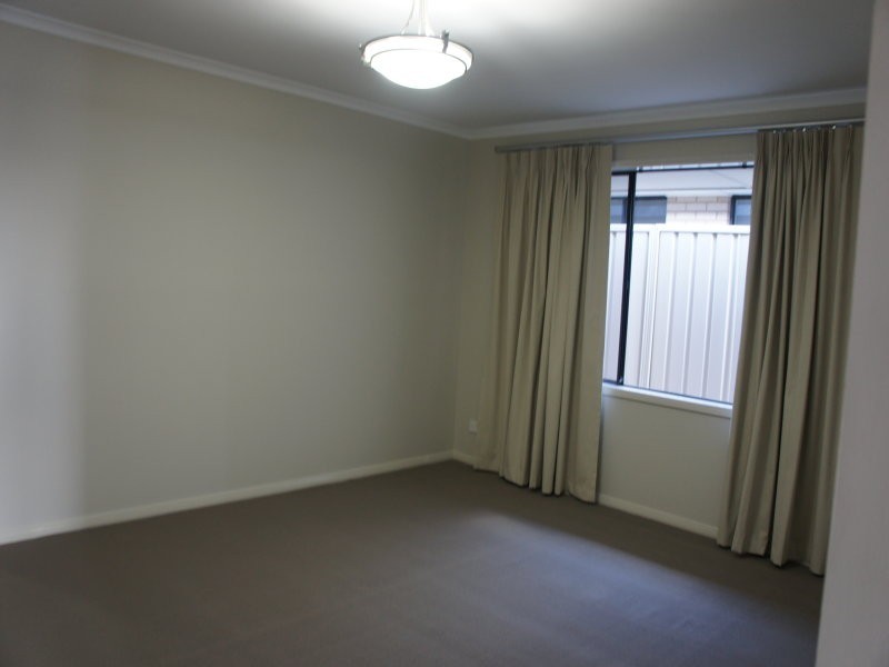 10 Days Drive, Munno Para West SA 5115