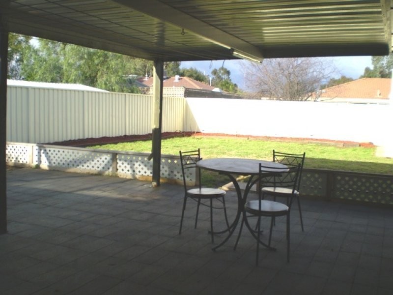 17 Reynolds Drive, Paralowie SA 5108