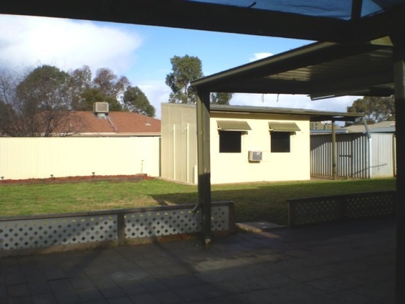 17 Reynolds Drive, Paralowie SA 5108