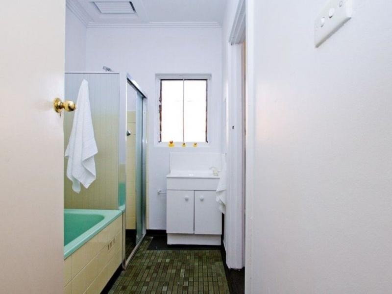 2A Selkirk Avenue, Clearview SA 5085