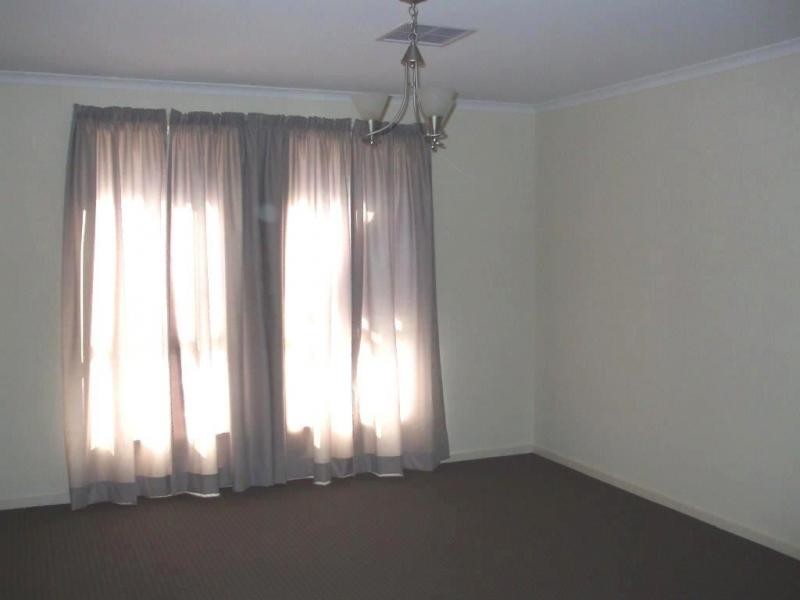 4 Field Street, Parafield Gardens SA 5107