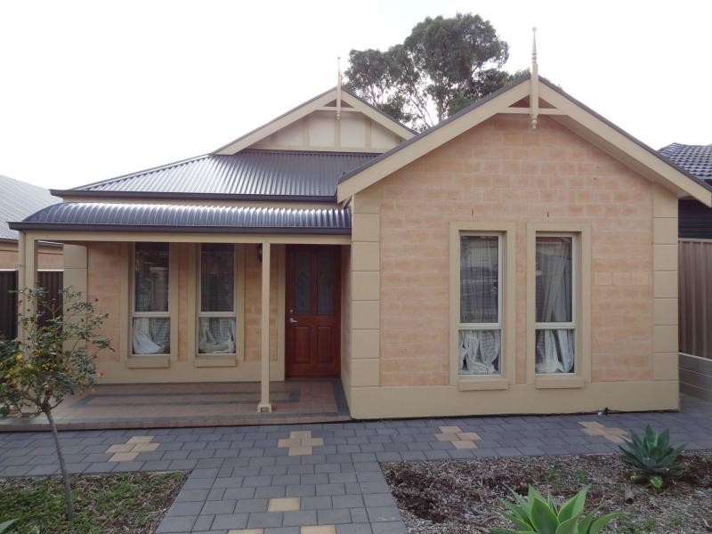 12a Melrose Avenue, Clearview SA 5085