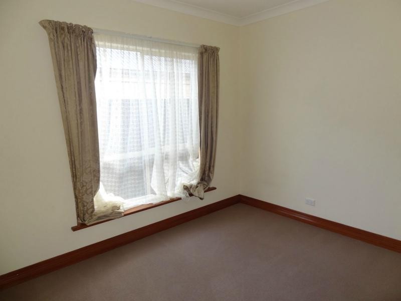 12a Melrose Avenue, Clearview SA 5085