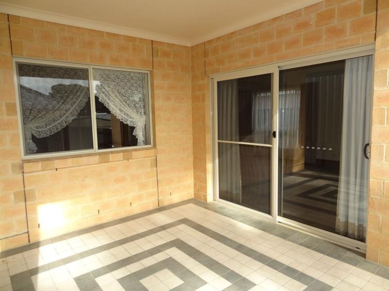 12a Melrose Avenue, Clearview SA 5085