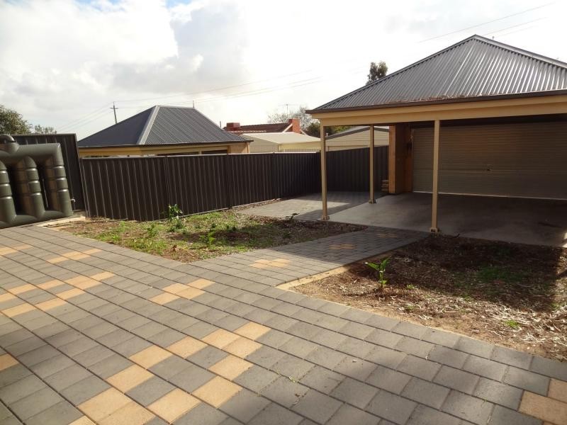 12a Melrose Avenue, Clearview SA 5085