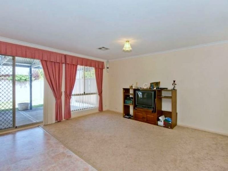 11 Hanbury Court, Oakden SA 5086