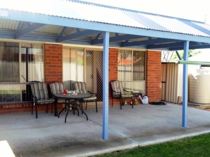 11 Hanbury Court, Oakden SA 5086