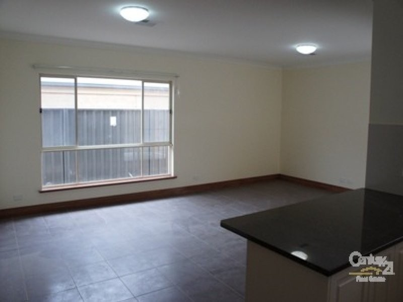 12 Melrose Avenue, Clearview SA 5085