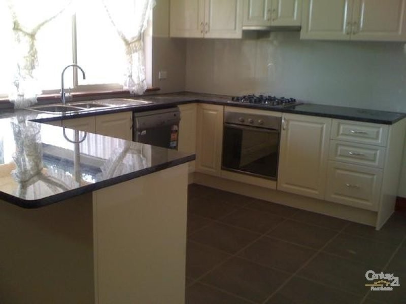 12 Melrose Avenue, Clearview SA 5085