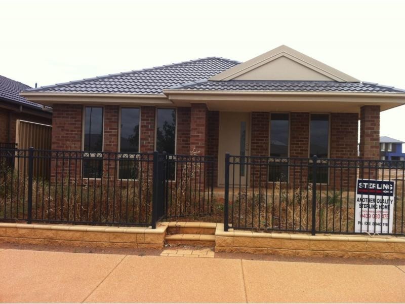 183 Newton Boulevard, Munno Para West SA 5115