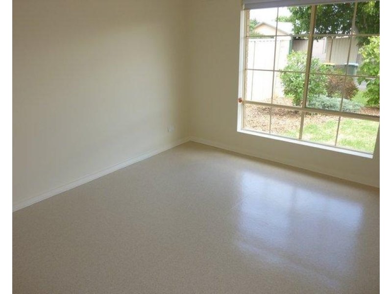 4 Victoria Drive, Oakden SA 5086