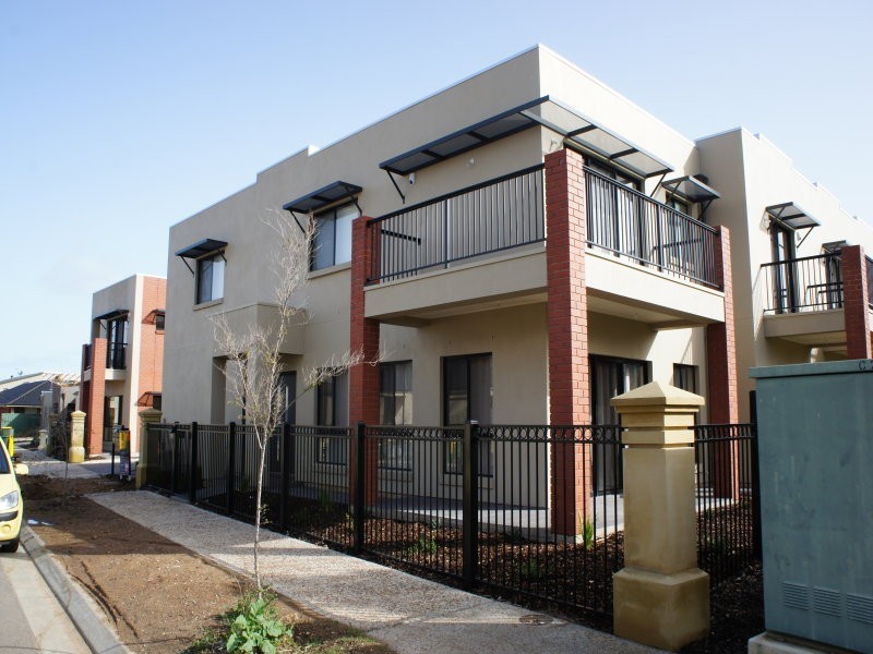 2/20 Macmillan Avenue, Mawson Lakes SA 5095