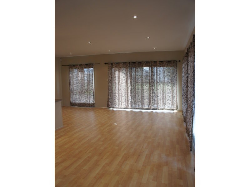 2/20 Macmillan Avenue, Mawson Lakes SA 5095