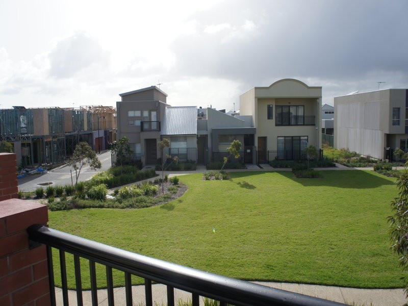 2/20 Macmillan Avenue, Mawson Lakes SA 5095