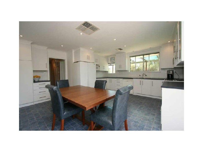 32 Karingal Cresent, Salisbury Park SA 5109