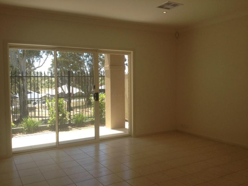 3/10 Settlers Hill , Settlers Hill Drive, Golden Grove SA 5125