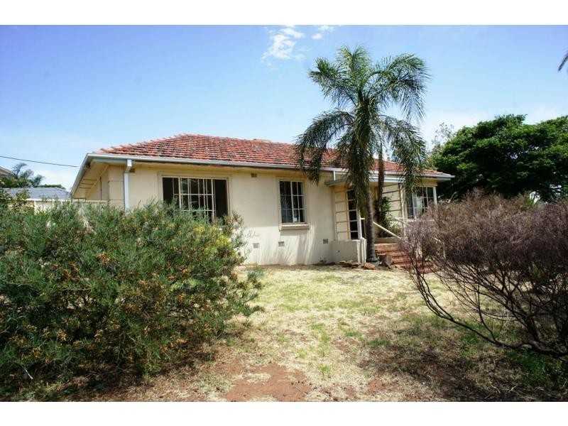 404 Grand Junction Road, Clearview SA 5085