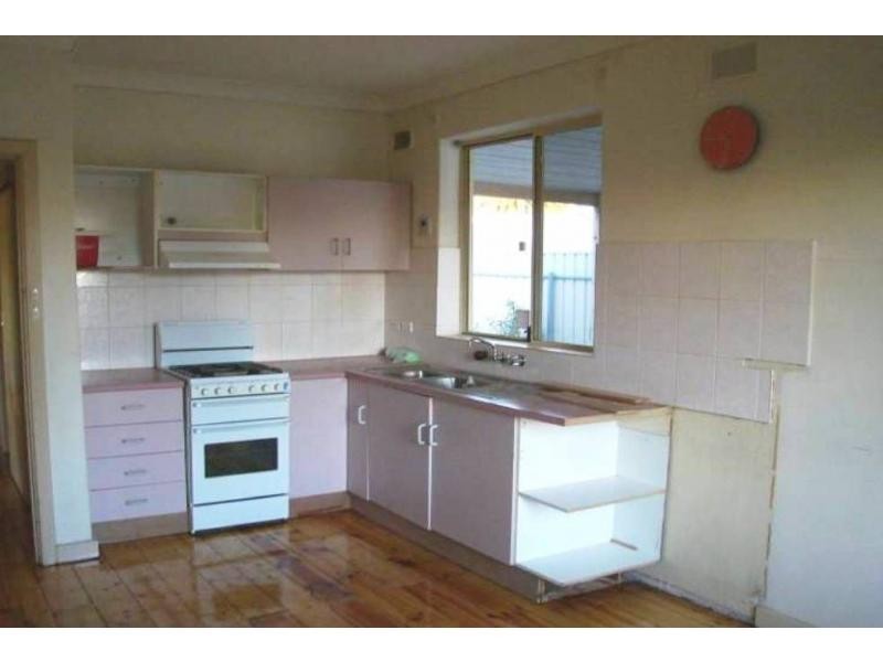 404 Grand Junction Road, Clearview SA 5085