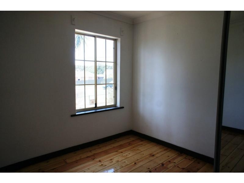 404 Grand Junction Road, Clearview SA 5085