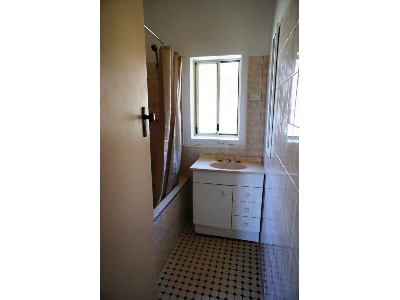 404 Grand Junction Road, Clearview SA 5085