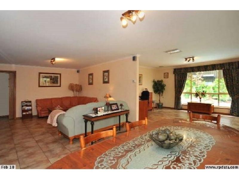 18 Bernacchi Court, Greenwith SA 5125